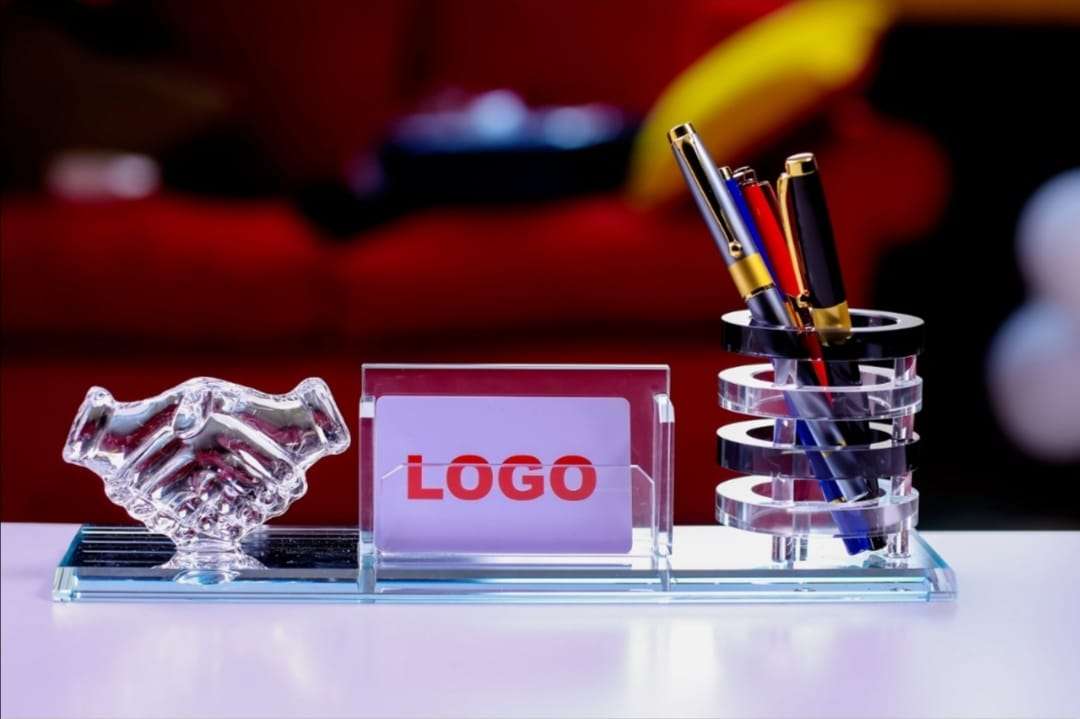 Desktop glass organiser